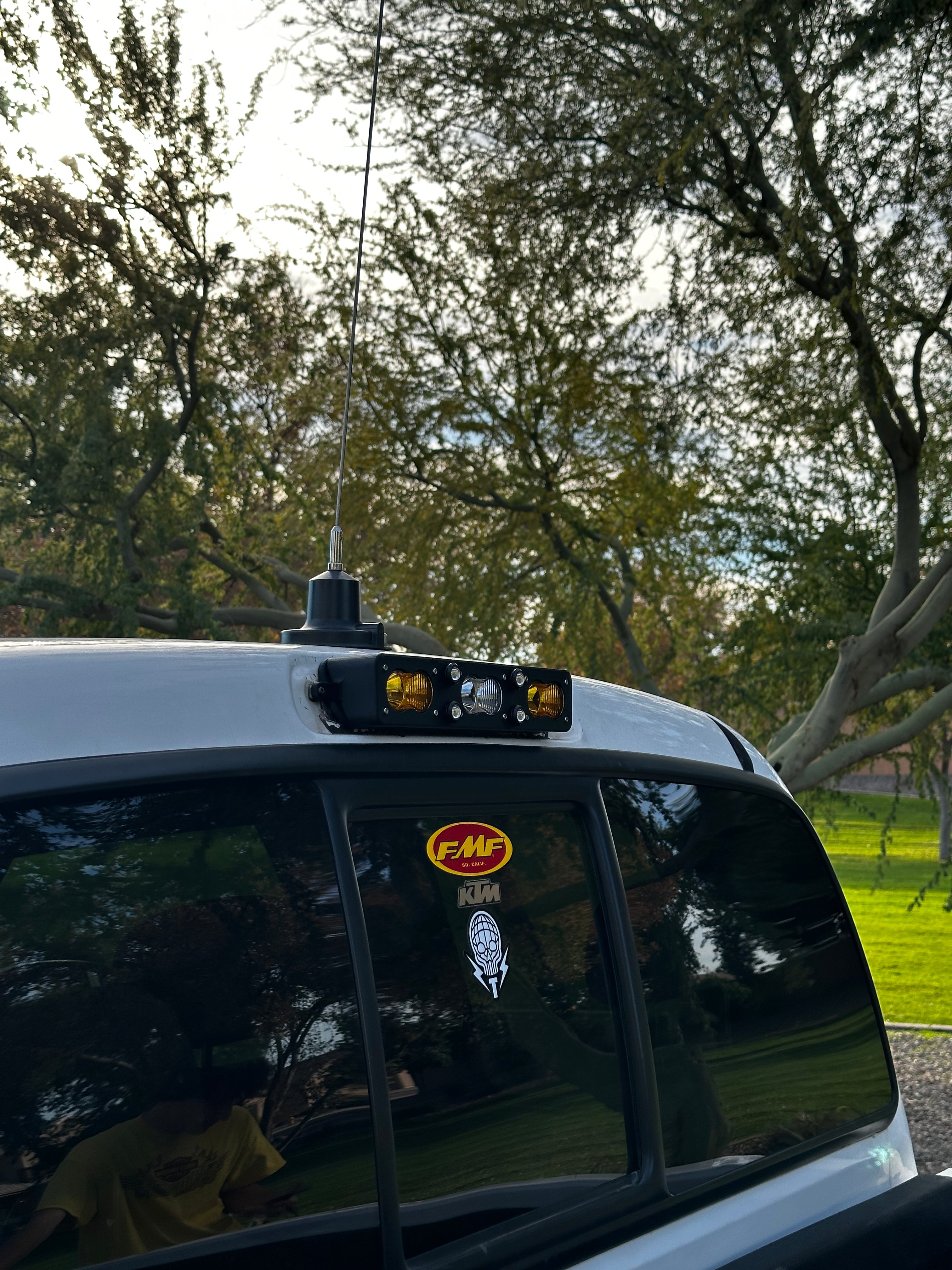 2000–2006 Tundra Third Brake Light/Chase Light With 3 Pods